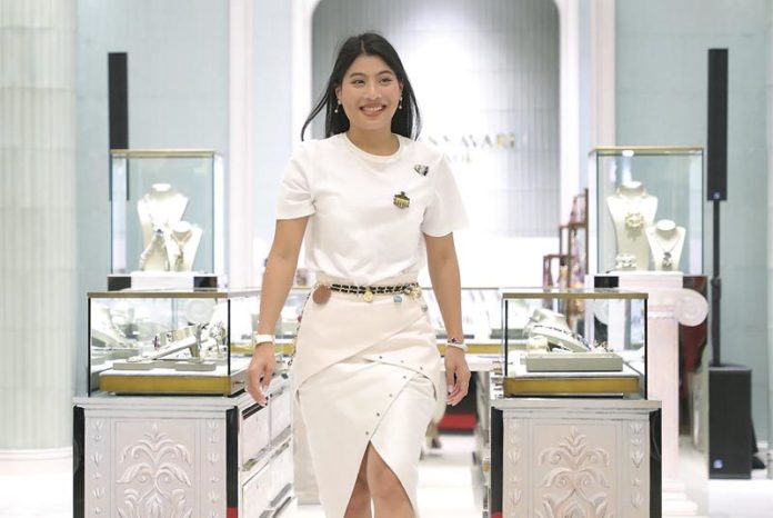 SIRIVANNAVARI แฟล็กชิพสโตร์ : หน้าสตรี