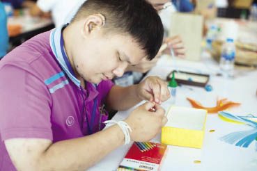 ศิลปะสัมผัสได้ สร้างสุขผู้พิการ : สดจากเยาวชน