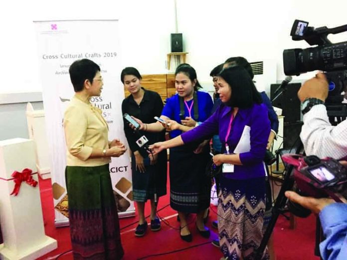 หัตถศิลป์งานไม้ เชื่อม‘ไทย-ลาว’