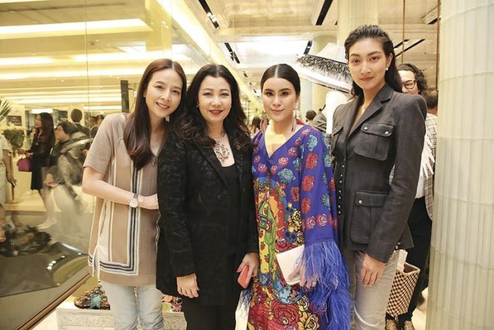 SIRIVANNAVARI แฟล็กชิพสโตร์ : หน้าสตรี