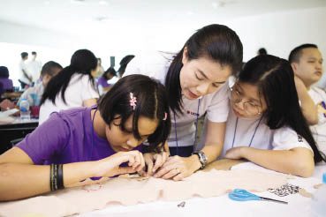 ศิลปะสัมผัสได้ สร้างสุขผู้พิการ : สดจากเยาวชน
