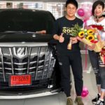 รวยคักๆ นักร้องหนุ่ม เพชร สหรัตน์ ถอยรถหรูป้ายแดงให้แฟนสาว นินิว