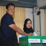 'ชัชชาติ' ไถลสกู๊ตเตอร์ เข้าคูหา ฝากประชาชน ประชาธิปไตย คือทุกอย่างของชีวิต