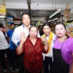 'ชัชชาติ' บุกเชียงใหม่ ถิ่นแม้ว-ปู กาดหลวงแตก! กินไดโนเสาร์โชว์ ม่วนขนาด (คลิป)