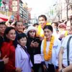'ชัชชาติ' บุกเชียงใหม่ ถิ่นแม้ว-ปู กาดหลวงแตก! กินไดโนเสาร์โชว์ ม่วนขนาด (คลิป)