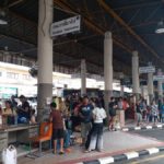 บขส.โคราชแน่นขนัด ถนนติดหนึบหลายจุด ชาวอีสานเข้า กทม. หลังเลือกตั้ง