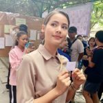 ญาญ่า ยิ้มหวานเข้าคูหาเลือกตั้ง! ชวนคนไปใช้สิทธิ์ เลือกสิ่งที่คิดว่าจะดีต่อประเทศ