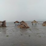 พายุฤดูร้อน พัดกระหน่ำ หาดทรายเขื่อนกระเสียว พังพินาศ นักท่องเที่ยววิ่งหนีวุ่น