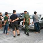 ตร.-ทหารลุยตรวจแหล่งมั่วสุม เจอจับกลุ่มนับสิบ สุดท้ายงานนี้จบแบบมีซึ้ง(คลิป)