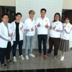 ดารา-นางแบบวัยรุ่น นำทีมแห่สมัครสมาชิก พปชร. ยันยังไม่เคยเห็น บิ๊กตู่ โกง