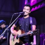 ศาลพิพากษาแล้ว หนุ่ม กะลา ร้องเพลง‘ยาม’ ยังไม่หมด-เหลืออีก 20 คดี (คลิป)