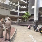 "หนูมีความสุขมากๆ" นิสิตสาว เขียนจม.ลาตาย ก่อนดิ่งตึกดับกลางมหา'ลัยเกษตรฯ