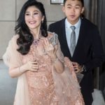เผยภาพ 'ยิ่งลักษณ์' ยิ้มแย้ม พาลูกชาย ร่วมงานแต่งงาน "อุ๊งอิ๊ง-ปอ" ชื่นมื่น