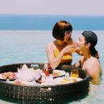 สวีตกลางสระ! กุ๊บกิ๊บ ควง บี้ ฉลองแต่งงานครบ 3 ปี โชว์จูบดูดดื่มสุดๆ