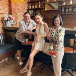 หาดแทบลุกเป็นไฟ! อั้ม จัดเต็ม ใส่ชุดว่ายน้ำสุดแซ่บเว้าลึก ไฮโซพก มีใจระรัว