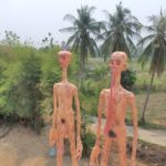 ฮือฮา!ชาวบ้าน สร้างเปรต ชาย-หญิงสูง 10 เมตร แก้บนวัด หลังถูกหวยรวย 6 ล้าน