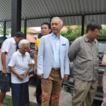 'สุวัจน์' รอต่อแถวหย่อนบัตร กว่าครึ่งชั่วโมง วอนทุกฝ่ายยอมรับผลการเลือกตั้ง