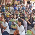 ใกล้หวยออก นับร้อยแห่เข้าพิธีเปิดขุมทรัพย์รับโชค ล้วงไข่ในไหหา เลขเด็ด งวดนี้
