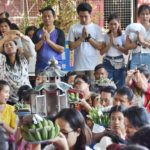 ใกล้หวยออก นับร้อยแห่เข้าพิธีเปิดขุมทรัพย์รับโชค ล้วงไข่ในไหหา เลขเด็ด งวดนี้