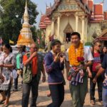 'ธนาธร' ขึ้นรถแห่รอบเมืองหนองคาย จี้ 'ประยุทธ์' ลาออก ถ้าจะเล่นการเมือง!!
