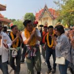 'ธนาธร' ขึ้นรถแห่รอบเมืองหนองคาย จี้ 'ประยุทธ์' ลาออก ถ้าจะเล่นการเมือง!!