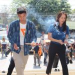 เปิดตัวภรรยา ซ้อนมอเตอร์ไซค์ 'ธนาธร' ควงคู่กราบครูบาศรีวิชัย อนาคตใหม่คึกคัก!