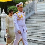 สมเด็จพระเจ้าอยู่หัว เสด็จฯ ทรงเปลี่ยนเครื่องทรงฤดูร้อน พระแก้วมรกต