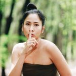 อีเพิ้ง สลัดผ้านุ่ง-กระโจมอกทิ้ง ใส่ทูพีช เผยผิวใส โชว์ความเซ็กซี่