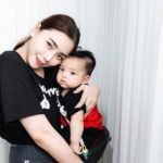 นิวเคลียร์ ขออย่าดราม่า น้องไทก้า เลียหน้า แจงไม่ได้แต่งหน้า แค่ทาปาก-ปัดคิ้ว