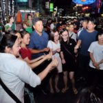 'ชัชชาติ' ตะลุยข้าวสาร ชิมสตรีทฟู้ด หมูปลาร้า จระเข้ย่าง ชูสร้างเป็นมาตรฐานโลก (คลิป)