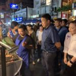 'ชัชชาติ' ตะลุยข้าวสาร ชิมสตรีทฟู้ด หมูปลาร้า จระเข้ย่าง ชูสร้างเป็นมาตรฐานโลก (คลิป)