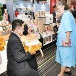 สมเด็จพระเทพฯเสด็จฯทอดพระเนตรบูธสำนักพิมพ์มติชน งานสัปดาห์หนังสือแห่งชาติ