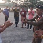 ตร.-ทหารลุยตรวจแหล่งมั่วสุม เจอจับกลุ่มนับสิบ สุดท้ายงานนี้จบแบบมีซึ้ง(คลิป)
