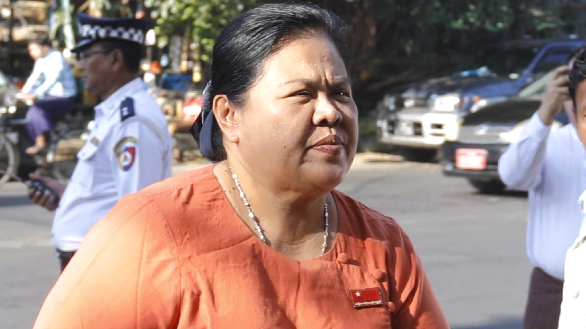 တနင်္သာရီတိုင်းဝန်ကြီးချုပ် ဒေါက်တာလဲ့လဲ့မော်ကိုတာဝန် ကနေရပ်စဲလိုက်ပြီလို့ မတ်လ ၁၁ရက်နေ့စွဲနဲ့သမ္မတ ဦးဝင်းမြင့်ကလက်မှတ်ထိုး ထုတ်ပြန်ခဲ့ပါတယ်