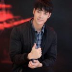 เด่นคุณ ชอบแอบถ่ายรูป แกรนด์ ชมเปราะมุมเผลอน่ารัก ให้อิสระโชว์หวือตามสบาย!