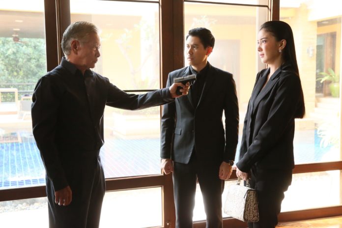 กรงกรรม วันแต่งงานของ พิไล และ อาตง มาถึง อาใช้ พา เรณู มาร่วมงานด้วย เหตุวุ่นวายจึงบังเกิด