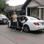 ขวัญใจชาวประชา 'ณเดชน์' มาเลือกตั้ง กรี๊ดกร๊าดลั่นคูหา ลุ้นรัฐบาลหน้าในใจ? (คลิป)