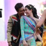ช็อตหวานงานบอล! ณเดชน์ โผเข้ากอด ญาญ่า เกือบโชว์จุ๊บแก้มออกสื่อ
