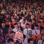“ธนาธร” ปลื้มชาวอุบลฯ แห่ฟังปราศรัยเยอะสุดในอีสาน ชี้ถึงเวลาเปลี่ยนแปลง ยุติรัฐรวมศูนย์
