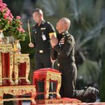 'บิ๊กแดง' นำปฏิญาณ กระหึ่มทบ. เชิดชูทหารโดน เสรีพิศุทธ์ ไล่ มีสมบัติผู้ดี! (คลิป)