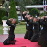 'บิ๊กแดง' นำปฏิญาณ กระหึ่มทบ. เชิดชูทหารโดน เสรีพิศุทธ์ ไล่ มีสมบัติผู้ดี! (คลิป)