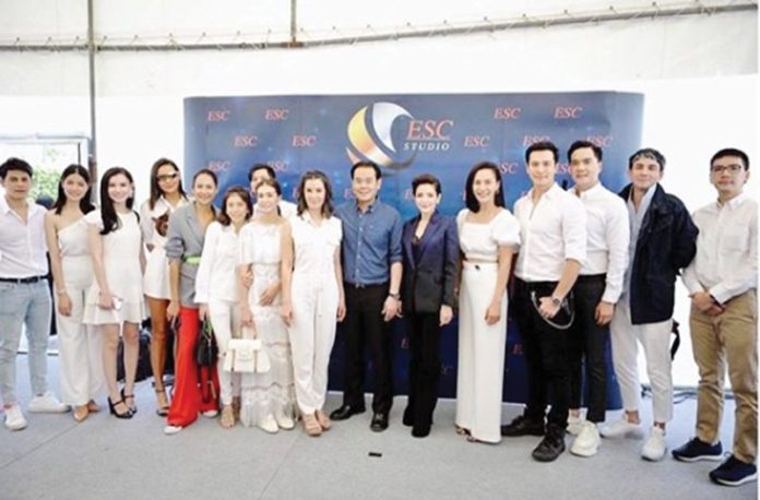 ‘ธัญญ่า-เป๊ก’เปิดอาณาจักร‘เอซ สตูดิโอ’
