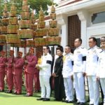 พิธีพระราชทานเพลิงศพเศร้า ลูกชายเจ้าสัววิชัย บวชให้บิดา ทดแทนคุณครั้งสุดท้าย