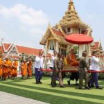 พิธีพระราชทานเพลิงศพเศร้า ลูกชายเจ้าสัววิชัย บวชให้บิดา ทดแทนคุณครั้งสุดท้าย