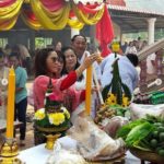 เลขเด็ด ศิริพร อำไพพงษ์ ทำบุญพระดัง ก่อนวันหวยออก อวยพรให้โชคดีกันทุกคน!