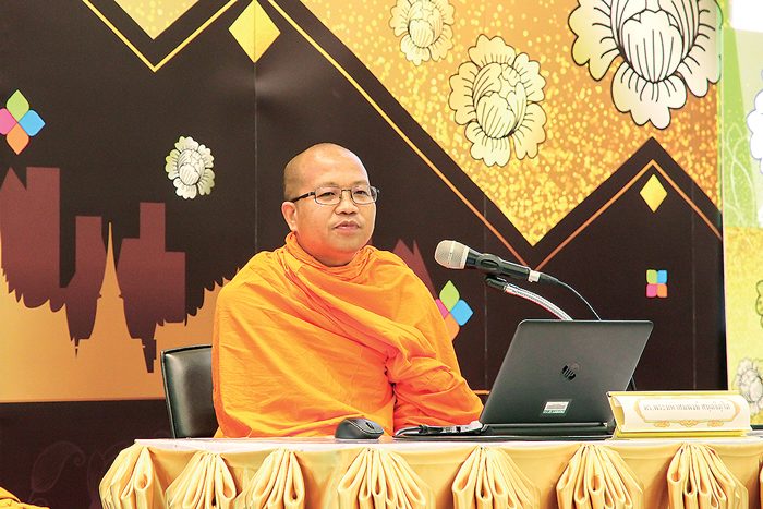 พระมหาสมพงษ์ สันตจิตโต วัดอรุณราชวราราม รักษาการ ผอ.งานบริหารศูนย์อาเซียนศึกษา
