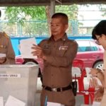 นร.สาววิ่งขาขวิด มาเลือกตั้งล่วงหน้าครั้งแรกในชีวิต หลังเพิ่งสอบ 9 วิชาเสร็จ เกือบไม่ทัน