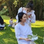 แอร์ ภัทราริน นางเอก องค์บาก โกนหัวบวช มุ่งทางธรรม  แห่ร่วมอนุโมทนาบุญ!