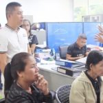 ดูนาทีลูกโดนรุมตีตายในคุก! แม่หนุ่มเมาขับพาญาติบุกโรงพักขอดูกล้องวงจรปิด(คลิป)