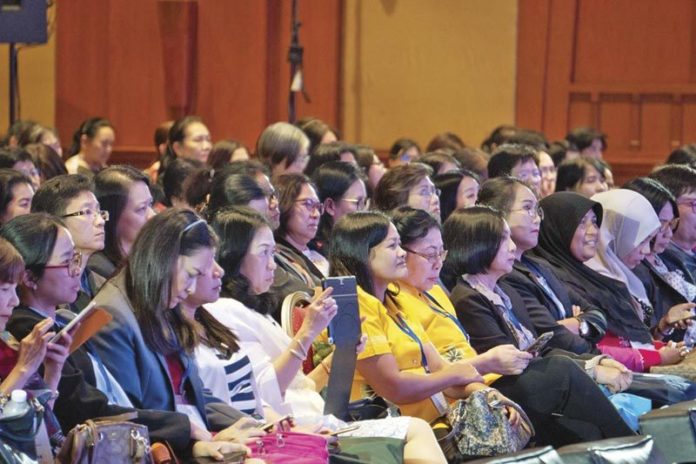 กำลังใจ ปาฏิหาริย์แห่งชีวิต : หน้าสตรี